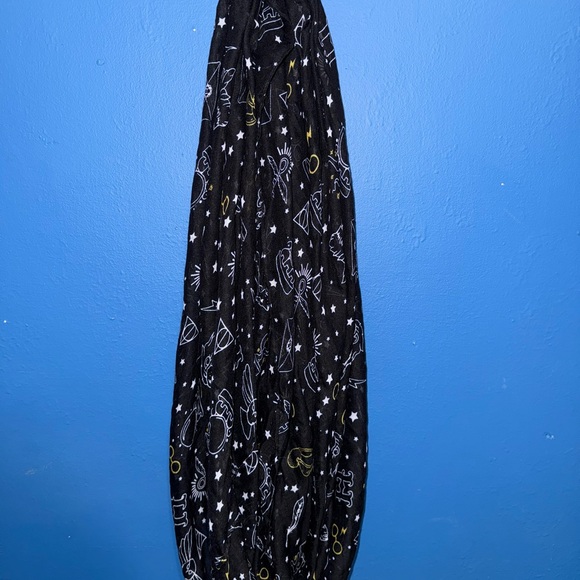 Harry Potter Patterned Infinity Scarf - Picture 2 of 3